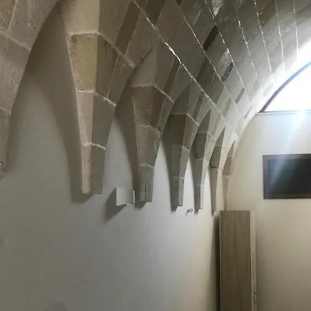 Casa Al Centro Tre Stanze Tre Bagni Giardino E Volte דירה