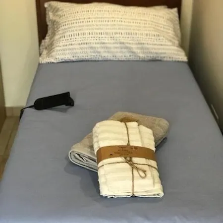 Casa Al Centro Tre Stanze Tre Bagni Giardino E Volte *