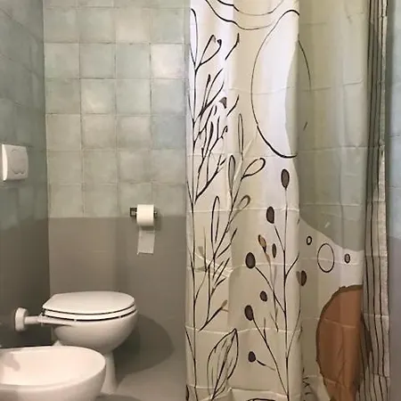 Casa Al Centro Tre Stanze Tre Bagni Giardino E Volte *