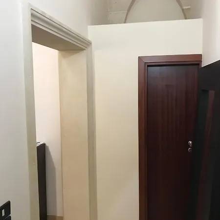 Casa Al Centro Tre Stanze Tre Bagni Giardino E Volte Arnesano